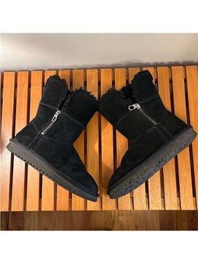 Koolaburra by UGG side zip fleece lined boot size 5